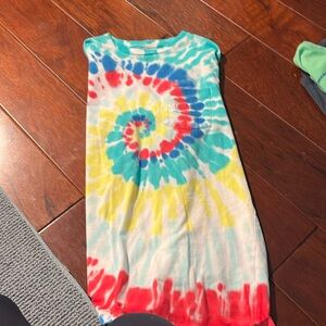 Vineyard vine boys tied dye long sleeve tee shirt.  Size l